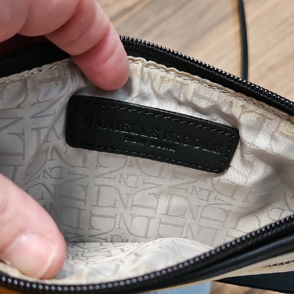 Danielle Nicole Black and Cream Crossbody Bag - Picture 10 of 16